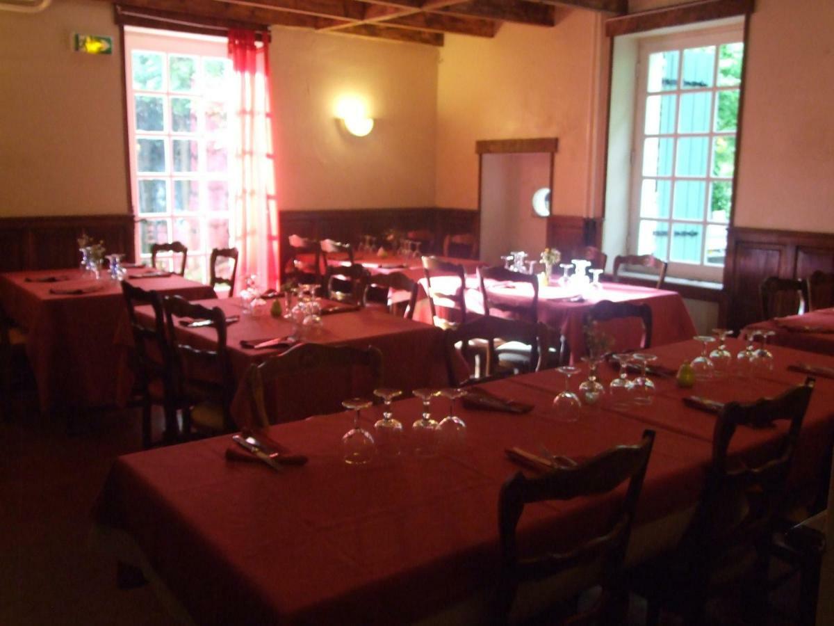 L'Auberge De La Foret Mervent Exterior photo